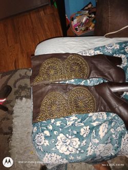 Boots Tan Leather Has About A 2 Inch Heal Has Gold Sets On Them