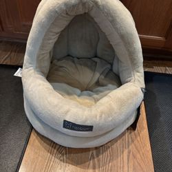 Dog Bed. Cat Bed. NEW. Super Soft And Comfortable 