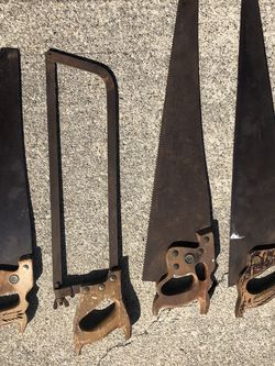 Vintage wood saws and large hack saw set Of 4
