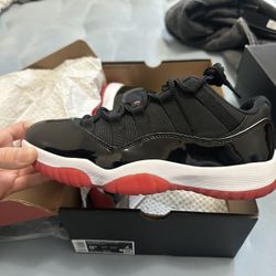Jordan 11  Bred Low