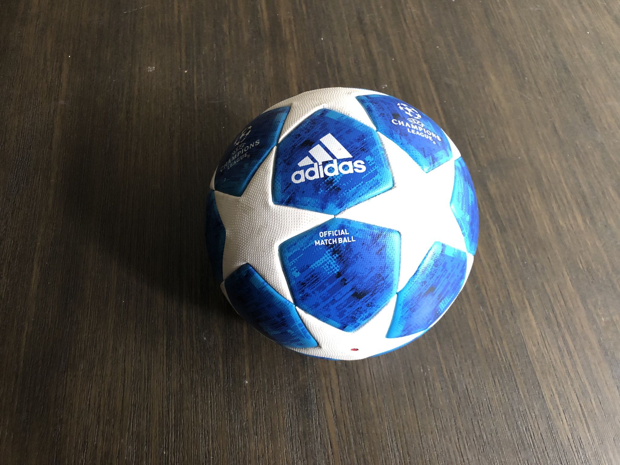 UEFA Champions League Official Match Ball 18/19