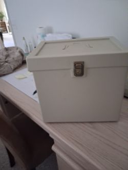 Little plastic lock box