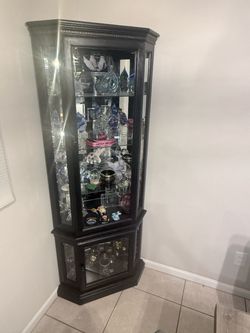 Curio cabinet