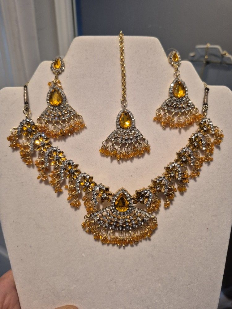Necklace And Earrings Set