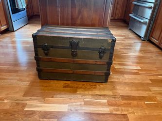 Antique Steamer Trunk Chest with Wood Ribs and Metal Hardware