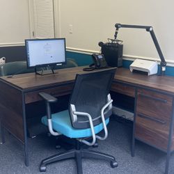 L Shaped Desk And Two Chairs 