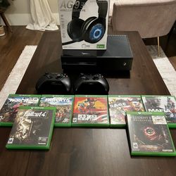 Xbox One 500GB Plus Accessories And 7 Games
