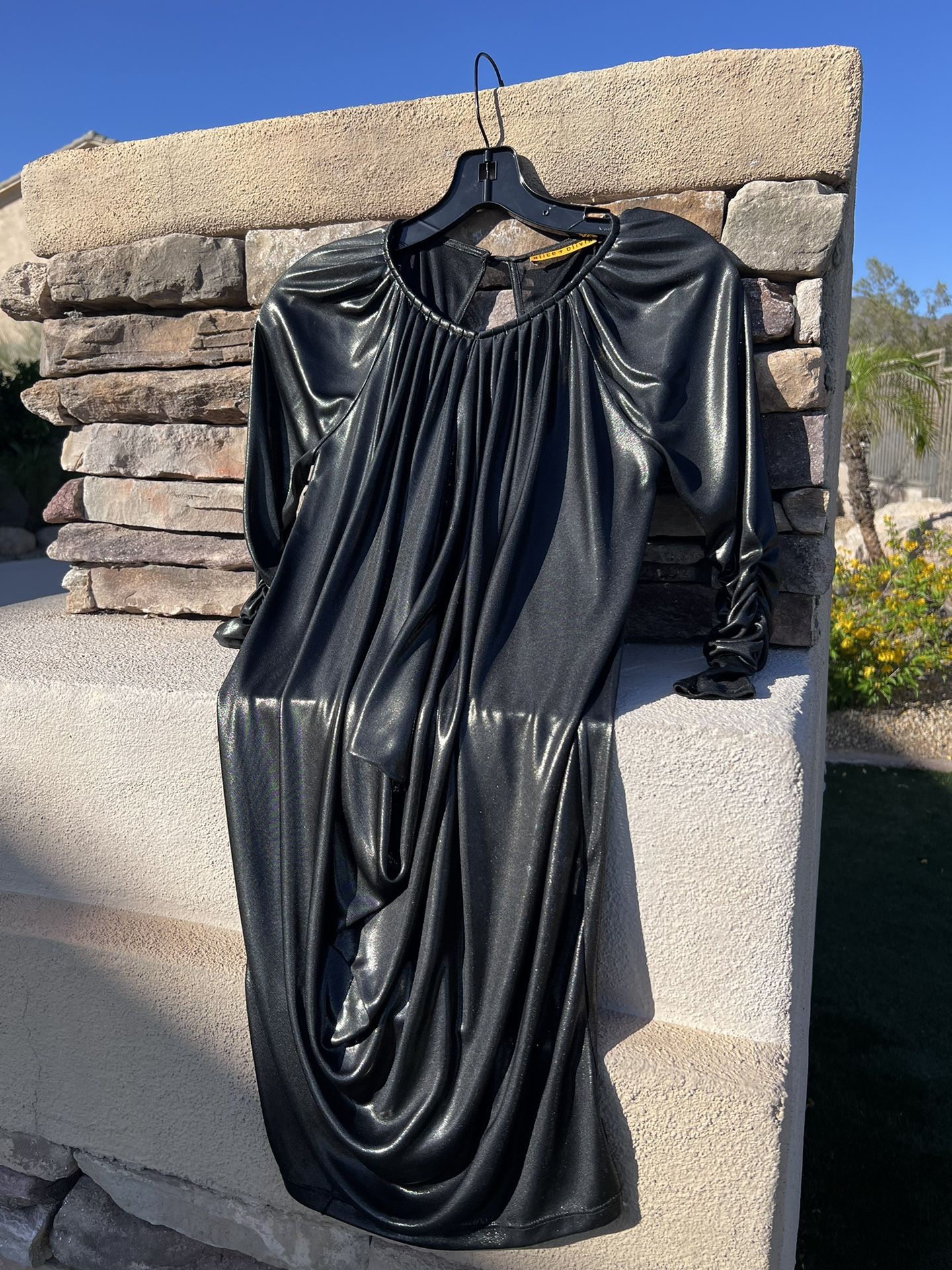 Alice + olivia  shiny tunic, size XS. runs large