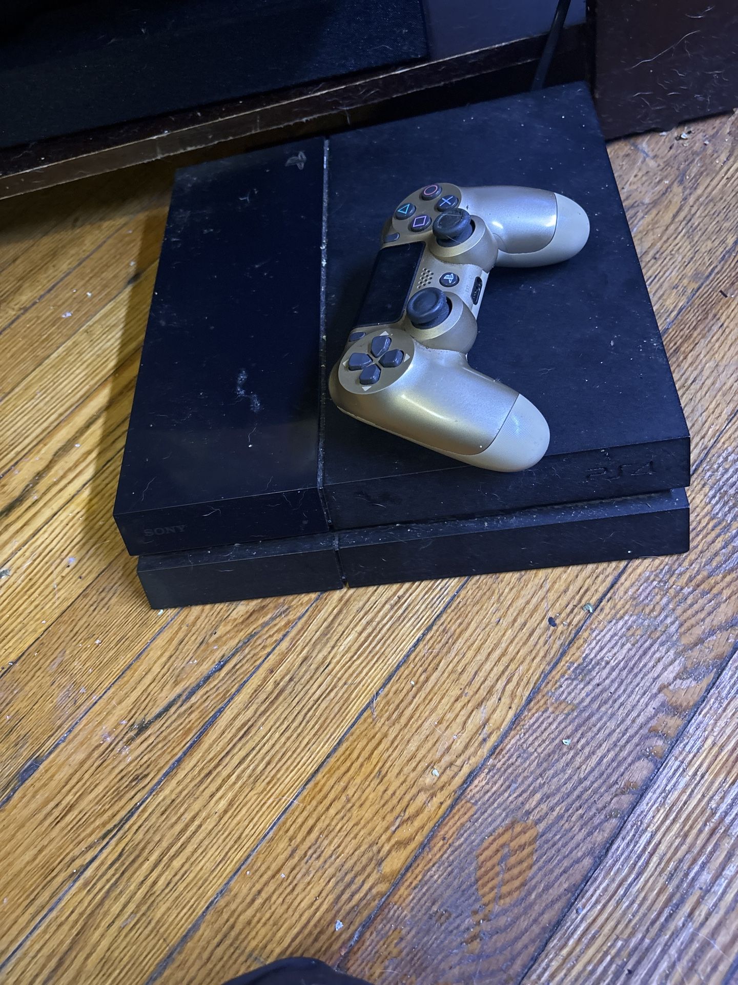 PlayStation 4 With Controllers