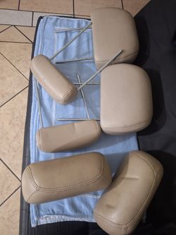 2001 Chevy Tahoe Head Rest