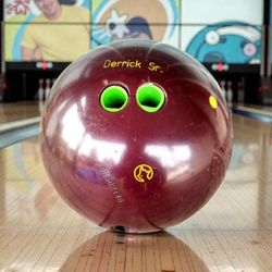 Columbia 300 Extreme Chaos Bowling Ball