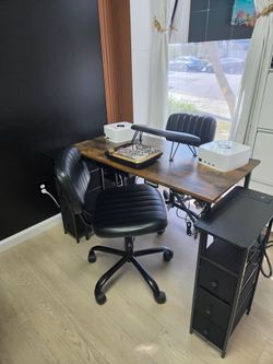 Manicure Table