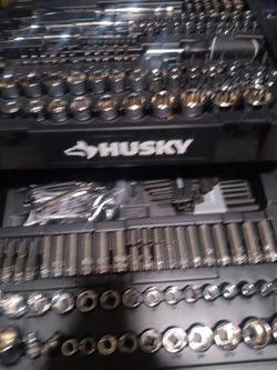 300 N  MORE HUSKY TOOL PIECES .