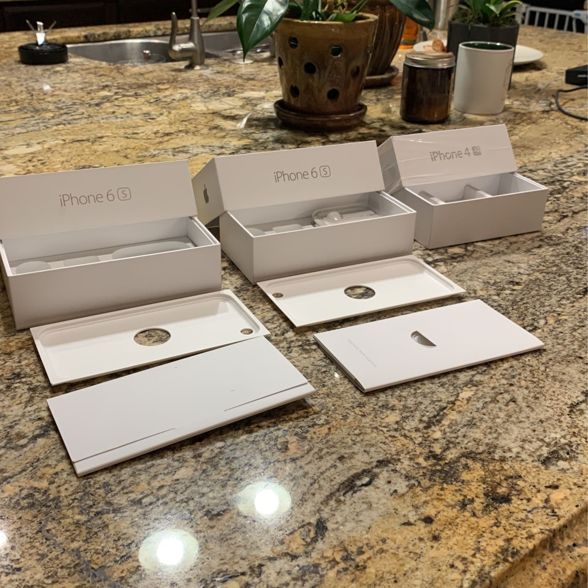 iPhone 6S And 4S Boxes - Empty 
