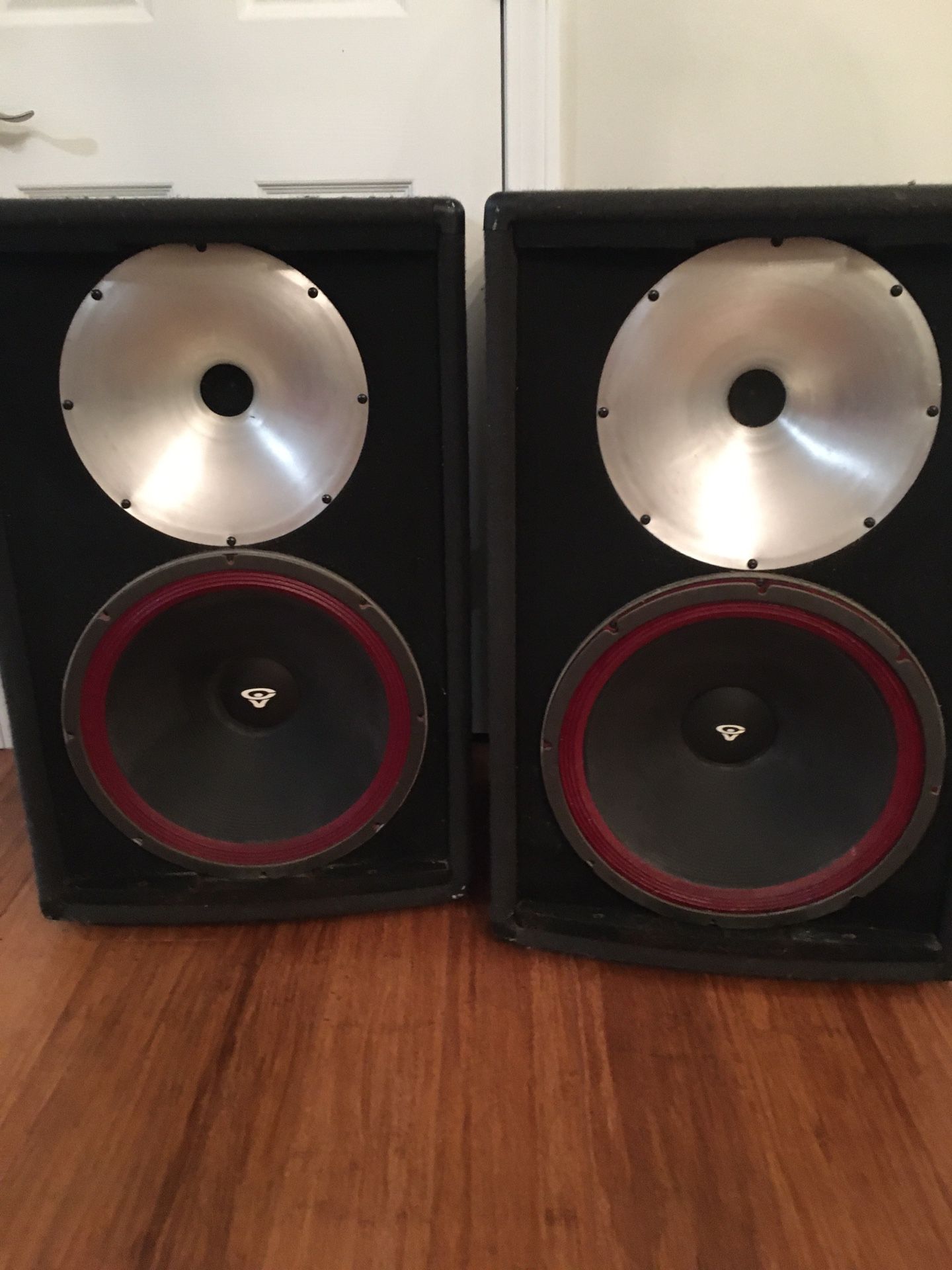 15 inches 1200 watts Cerwin Vega