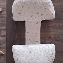 Adjustable maternity pillow