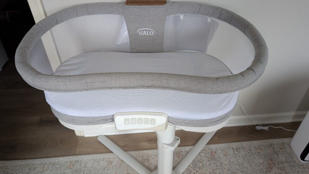 Halo Swivel Bassinet