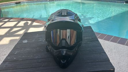 Bell  medium with reflective goggles
