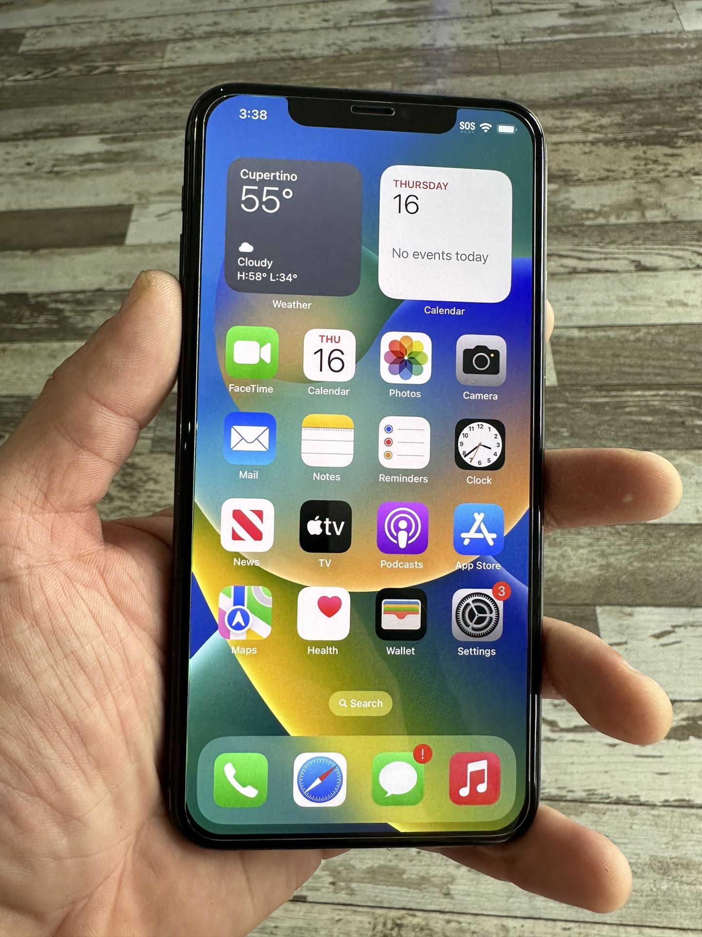 iPhone 11 Pro Max 256GB W/ New Tempered Glass Screen Protector And Charger!