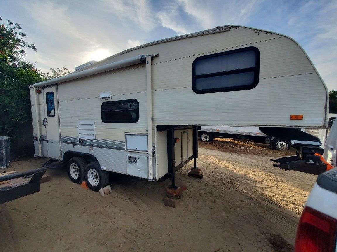 Fifth Wheel Travel Trailer
