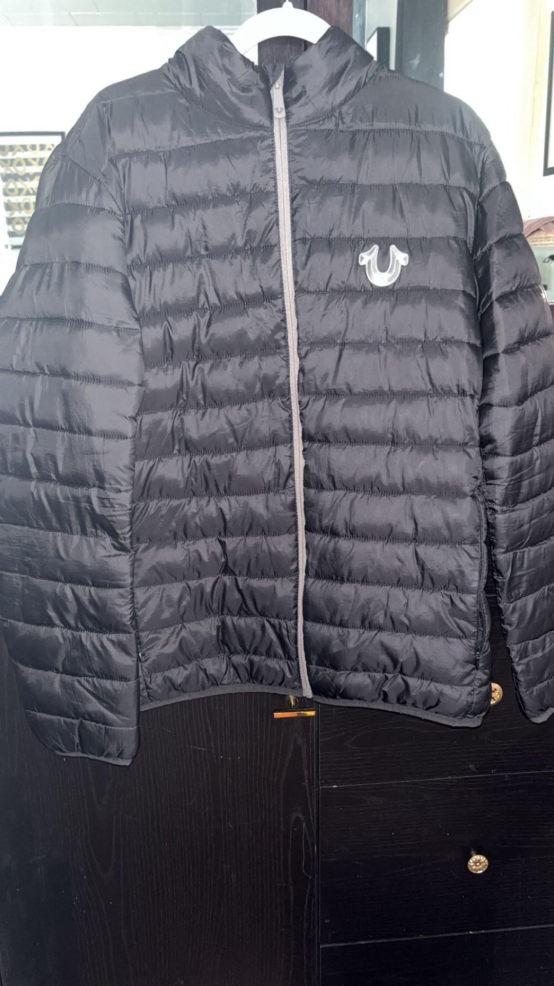 True religion Men’s Black Puffer Jacket Large