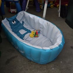 Baby Tub And Toys