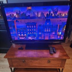 40 Inch TV and Roku Stick for Sale