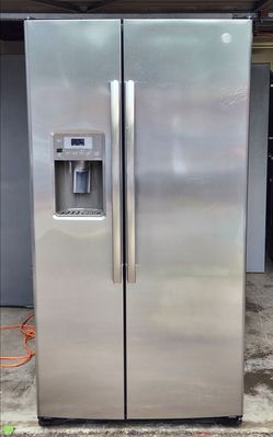 GE side by side Refrigerator W36xD33xH69 inches
