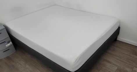 Queen Mattress 8" with Platform bed frame