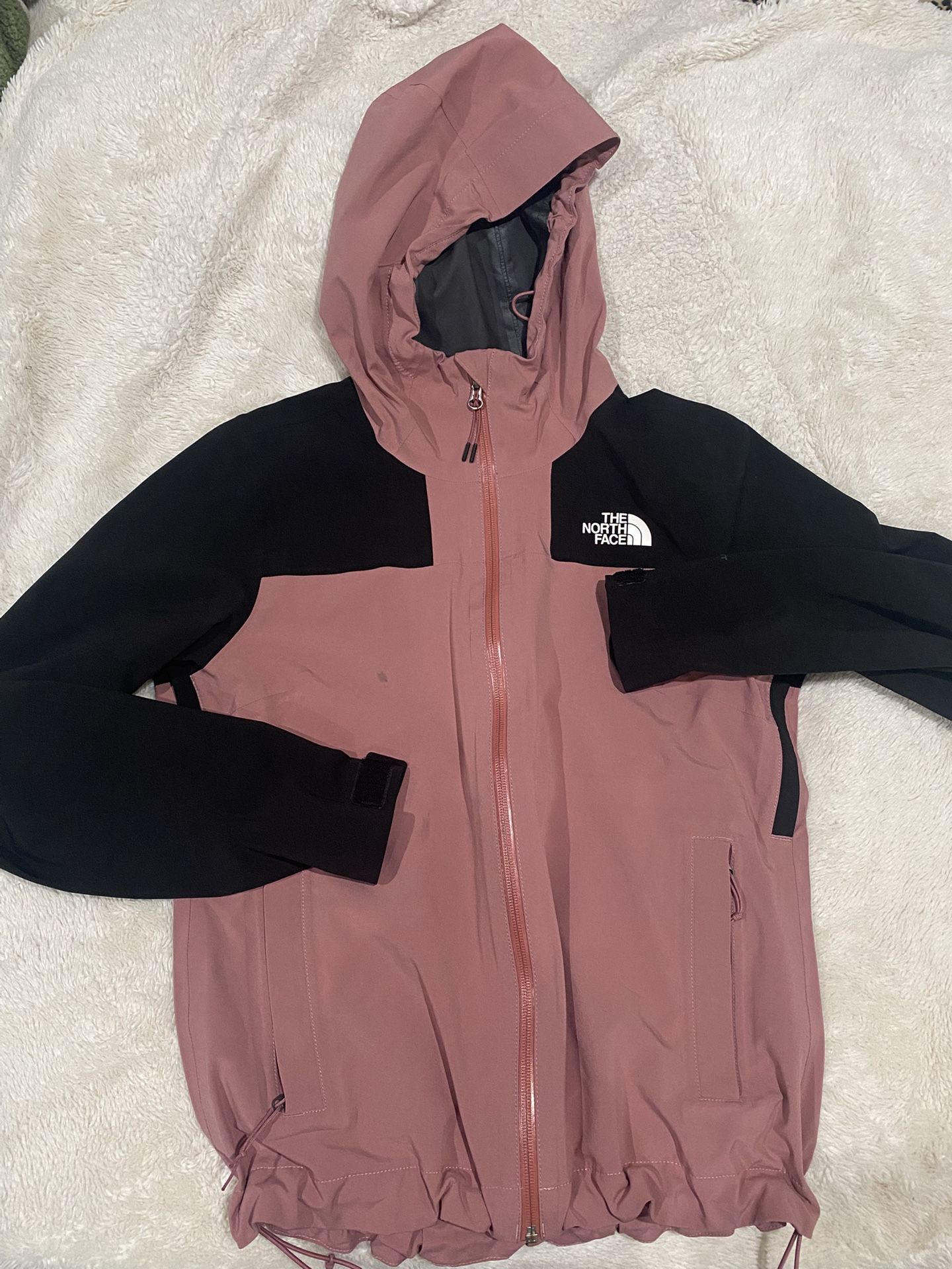 The Northface Windbreaker Women’s 