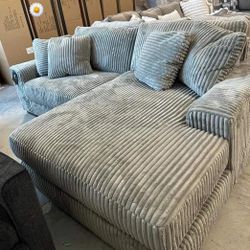 Lindyn Fog 2 Piece Sofa Chaise