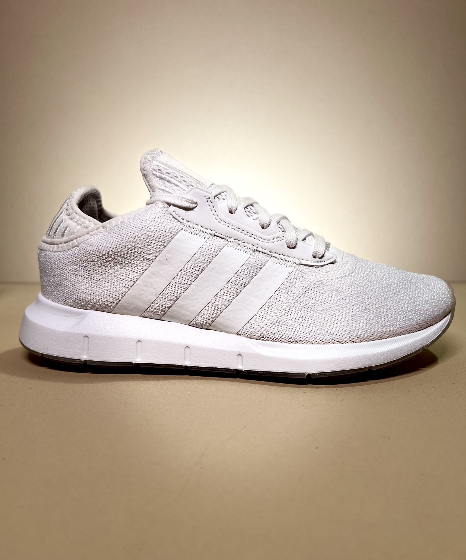 Adidas Women's Swift Run X Shoes in White Sz