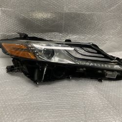 2022 Toyota Camry Right Headlight