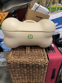 Dog toy box