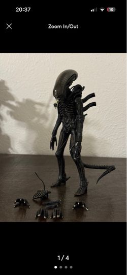 Mezco alien