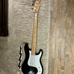  Fender Squier Bullet Bass and Peavy Basic 40 Amp
