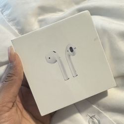 BRAND NEW Apple AirPods 2nd Generation With Earphone Earbuds & Wireless Charging Box (SEALED)