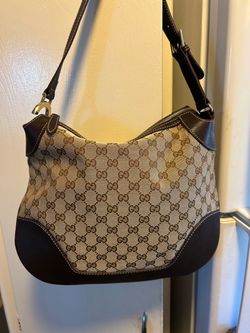 Shoulder handbag