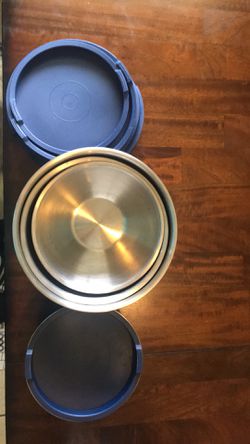 Four mixing bowls