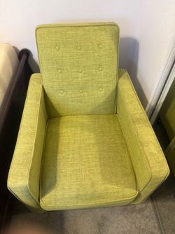 Free Green Accent Chair – Comfortable & Stylish