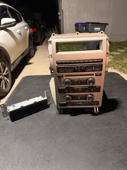 2009 Ford Flex Radio And Climate Control Pannel 