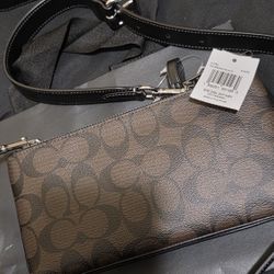 Coach Doble Zip Crossbody Bag