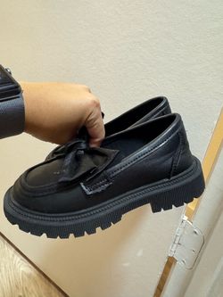 Girl shoes