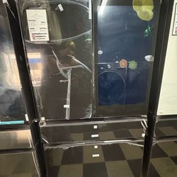 Samsung 4 door family hub refrigerator