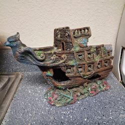 Fish Tank Decor Pickup Between 2;00-11:00 Pm Rainbow/charleston Cash Only Read Description 