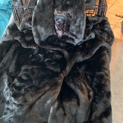 1x Jones New York Fur Coat 50$ Now Winter Goes Up