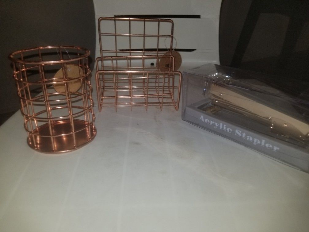 Brand New Gold Tone 3pc desk set