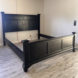 King Bed Frame (Pending)