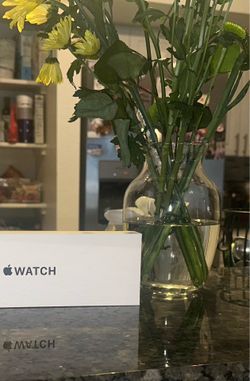 Apple Watch SE (2nd Generation, 44mm, GPS)