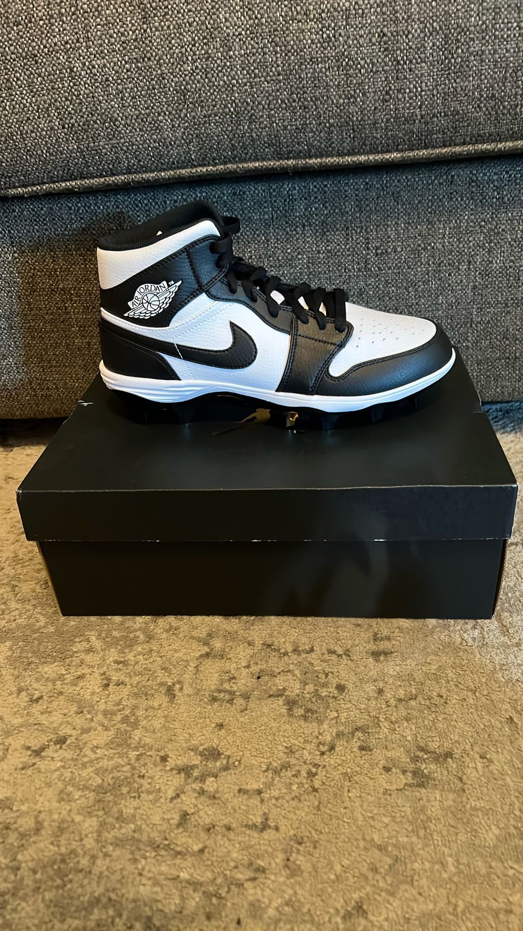 Brand New Jordan 1 TD Mid Football Cleats – White/Black – Size 9